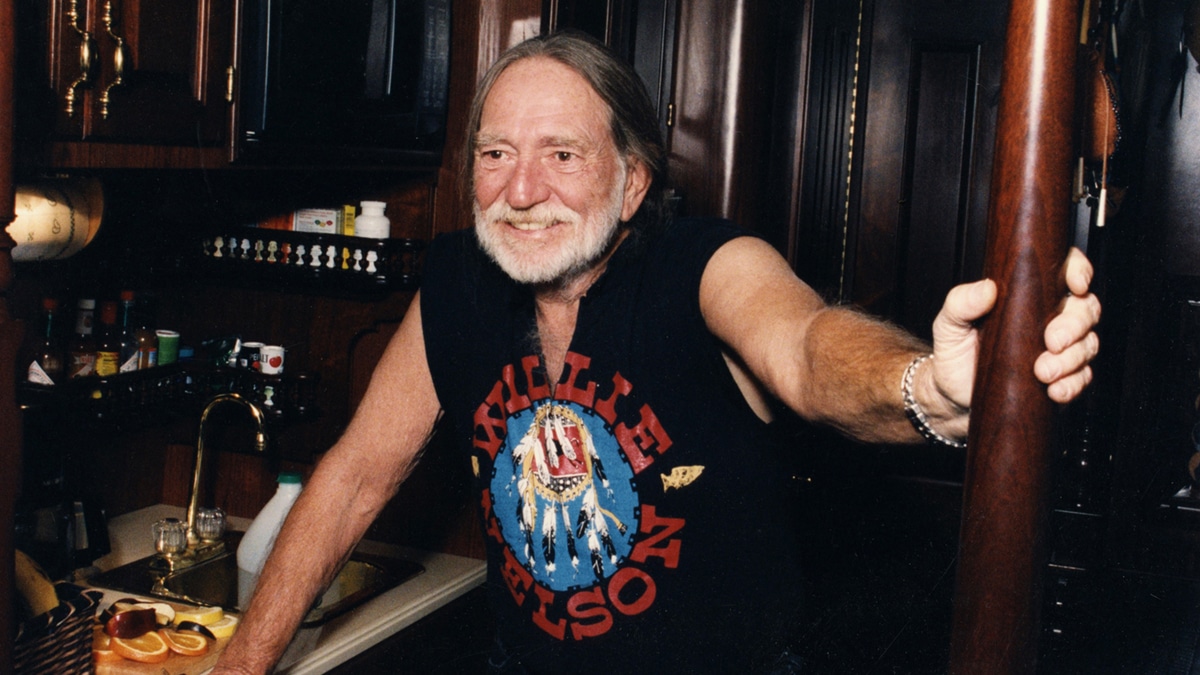 willie nelson on his tour bus